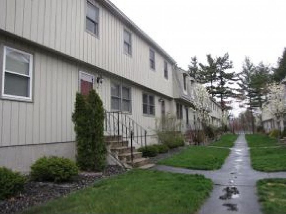 1st image of 35 Bluestone Dr #35