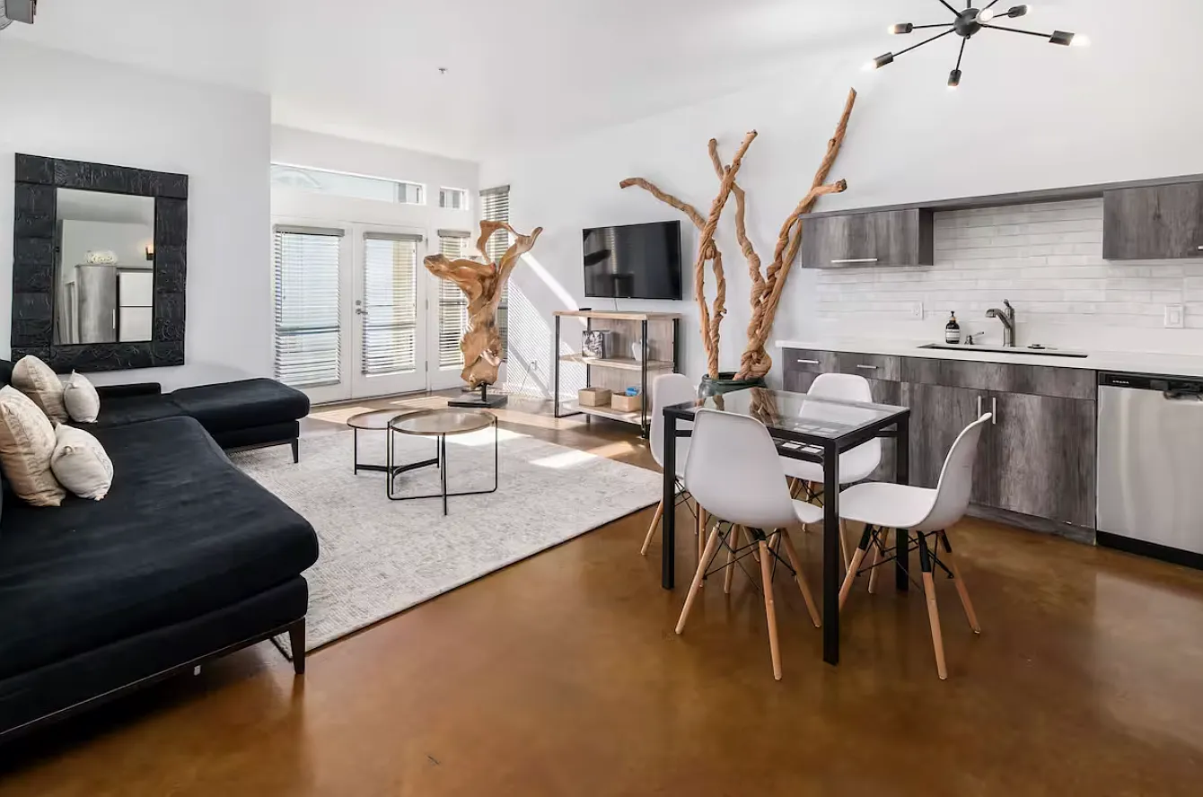 1 bed, 725 sqft, $3,950 — Photo 1