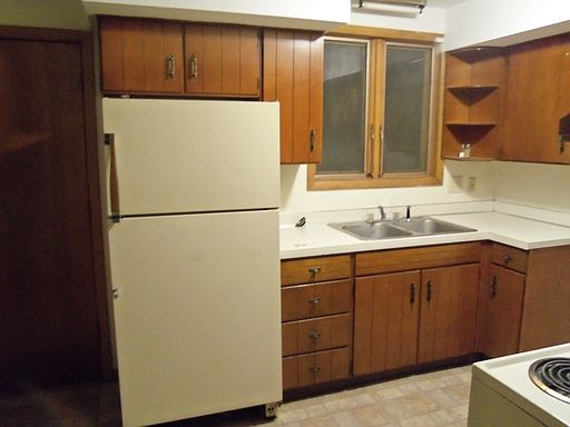 4th image of 618 E Seerley Blvd #11