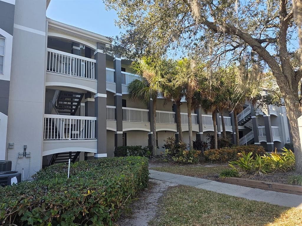 13941 Fairway Island Dr APT 713