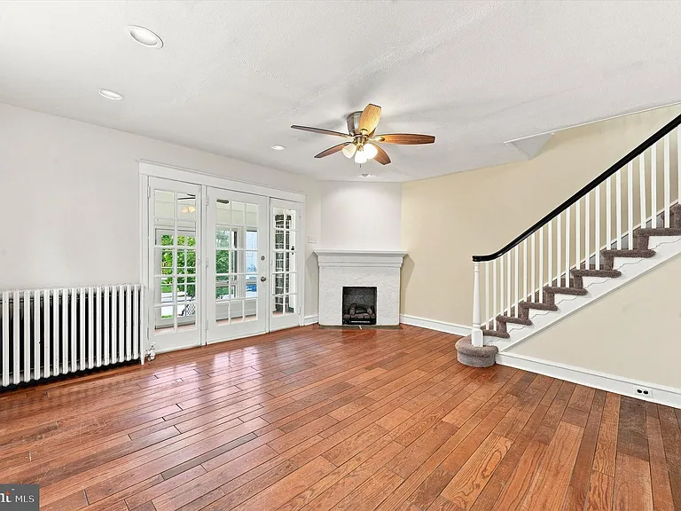 122 Wilson Ave — Photo 5