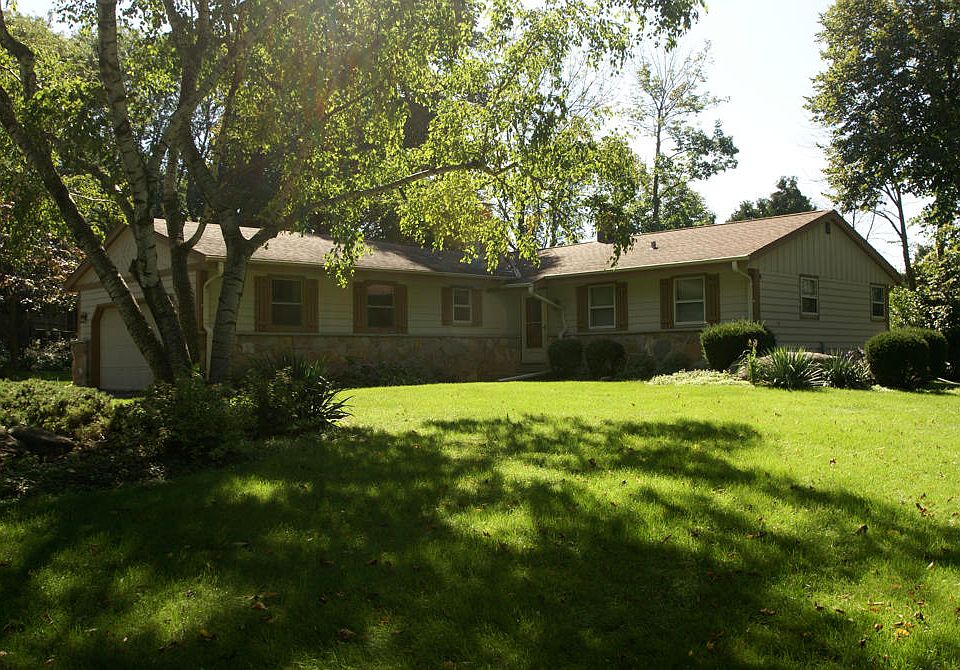 1st image of 13755 W Marquette Dr