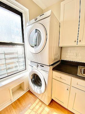 2nd image of 2111 Beekman Pl APT 3C