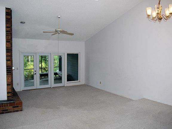3rd image of 564 Willow Oak Ln