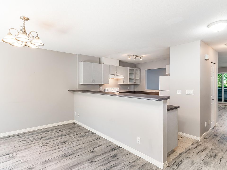 1st image of 132 Shoreline Cir