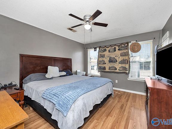 4th image of 1004 Carter Grove Rd