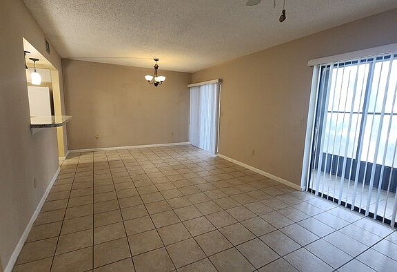 4th image of 27 Veronese Ct #27