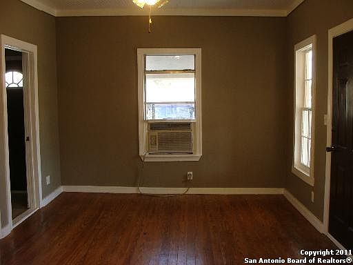 5th image of 1402 E 14TH ST