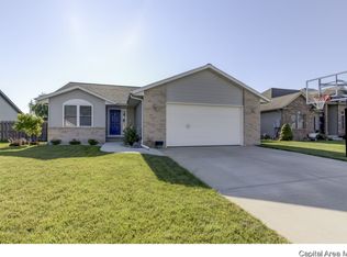 416 Dalhlia Dr, Chatham, IL 62629