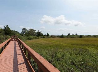 26 Seacove Ln #26, Riverhead, NY 11901
