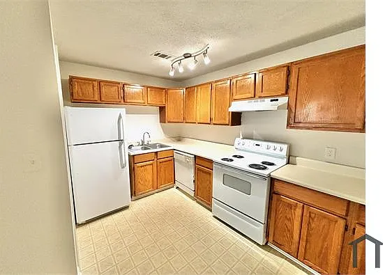 99 S 3rd St #8