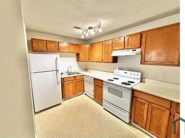 99 S 3rd St APT 8