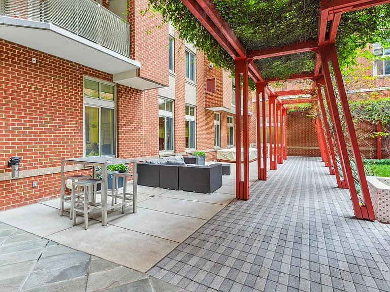1000 New Jersey Ave SE #316 — Photo 25