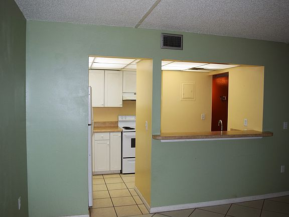 5th image of 140 Orchid Woods Ct APT 5C