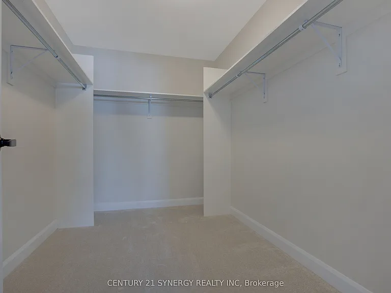 708 SE Taliesin Cres — Photo 7