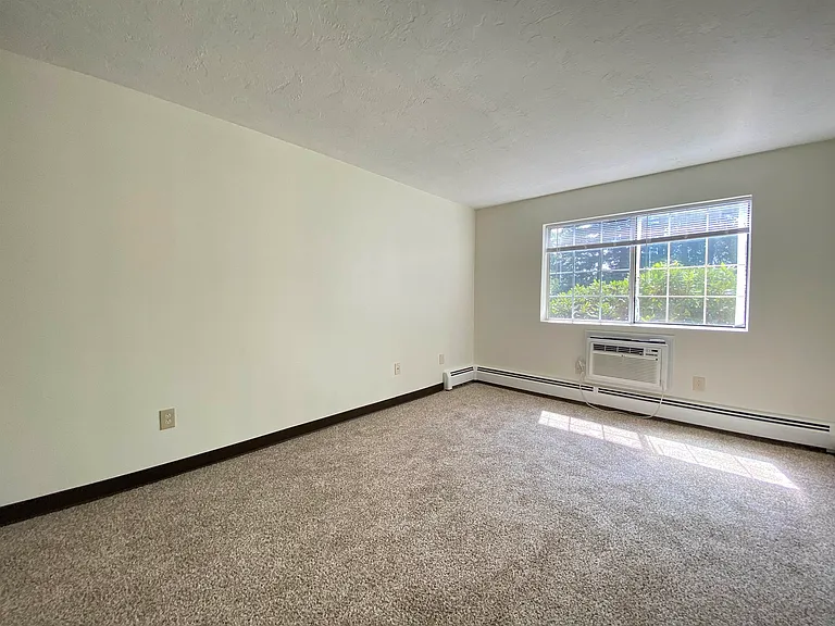 379 Huse Rd #33 — Photo 21