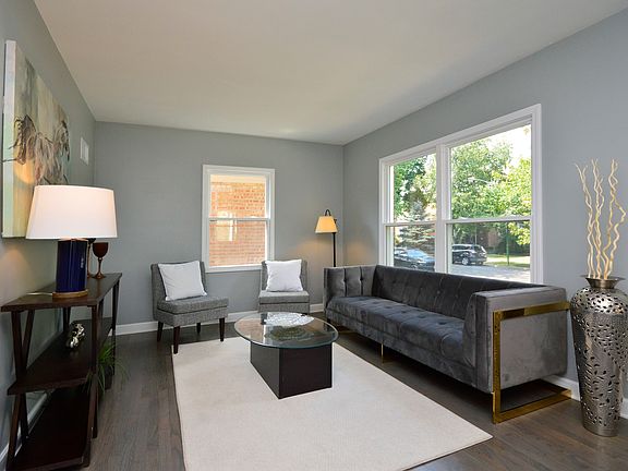 2nd image of 5049 N Melvina Ave