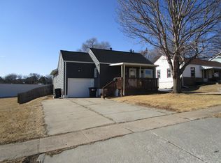 1718 S 52nd St, Omaha, NE 68106