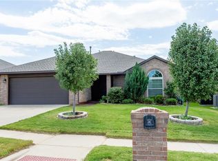 10001 Summerhill Ln, Yukon, OK 73099