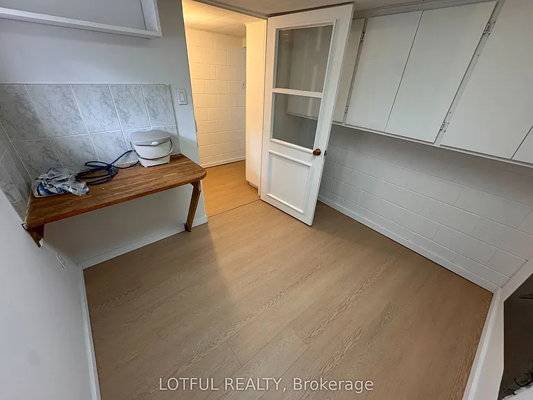 30 Foster St #B — Photo 8