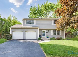 136 Birchcrest Dr, Perrysburg, OH 43551