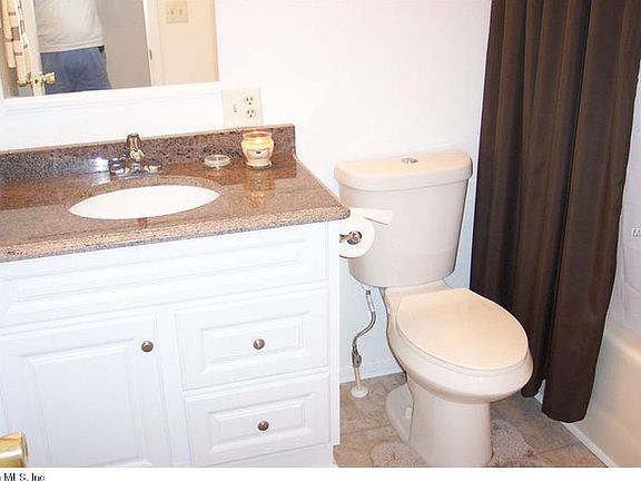 2nd image of 1842 W Schwartz Blvd