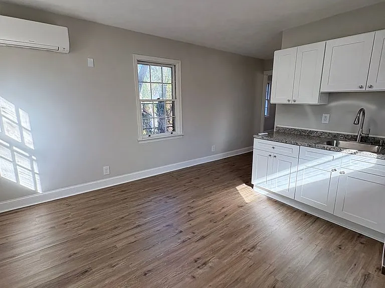3 bedroom 3 bath in Spartanburg with Lots of Space Workshop in the garage!! — Photo 5
