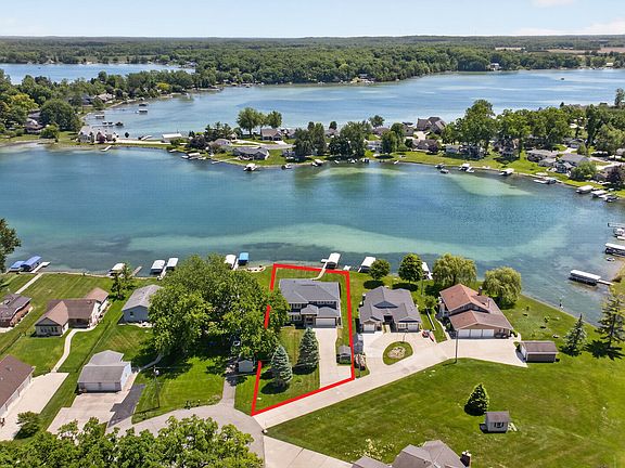 2nd image of 260 Pine Hill Lake Dr