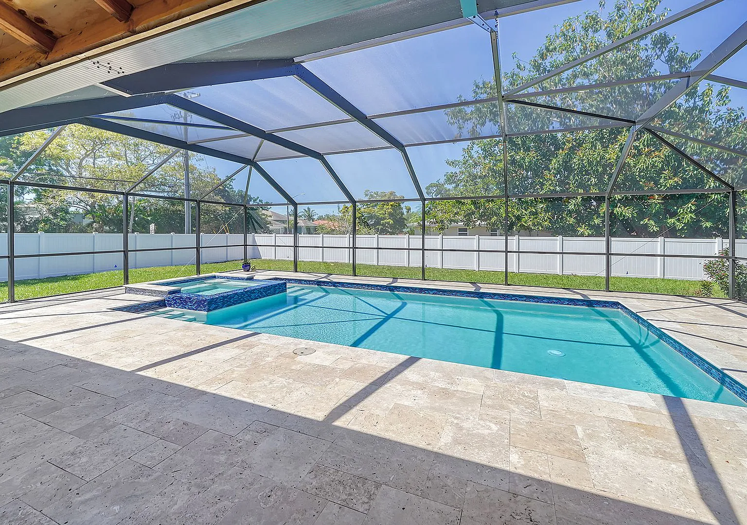 3 Bedroom, 2 Bath Home with Pool Near Siesta Key — Photo 4
