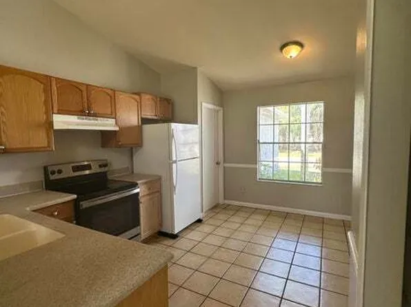 1100 Ipswich St NW, Palm Bay, FL 32907