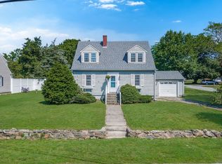 23 Hammond St, Mattapoisett, MA 02739