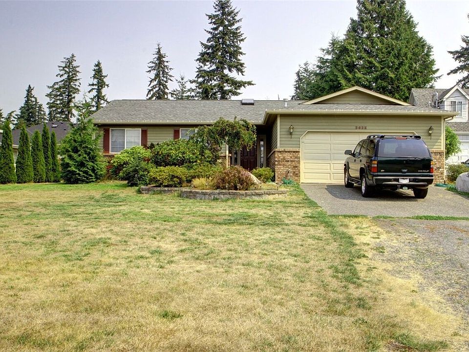 1st image of 262 Mackenzie Dr