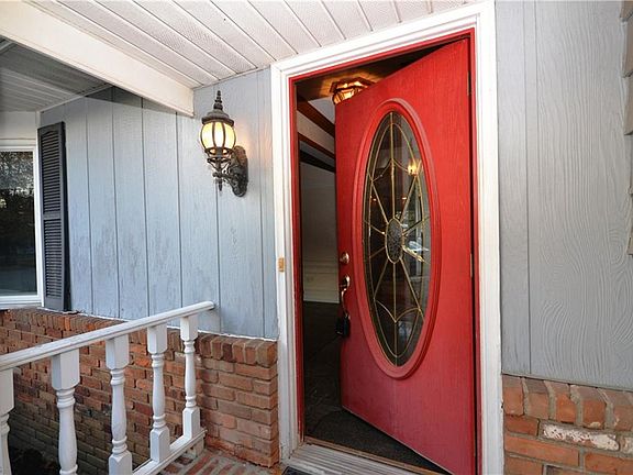 3rd image of 2221 Parmalee Dr