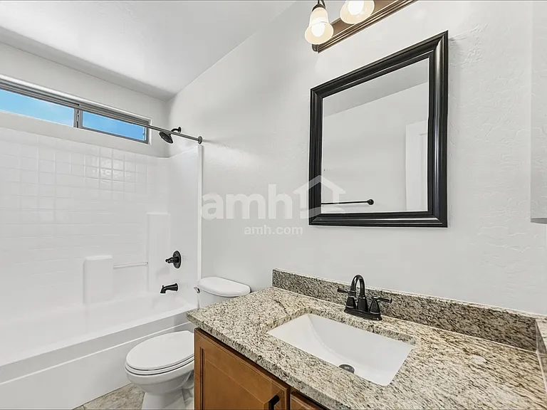 17238 W Maui Ln — Photo 16