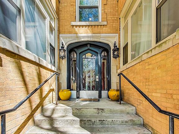 5th image of 4823 N Sawyer Ave #2N
