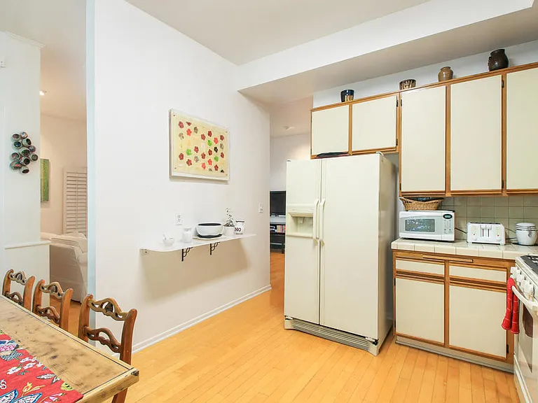 1670 Malcolm Ave #103 — Photo 17