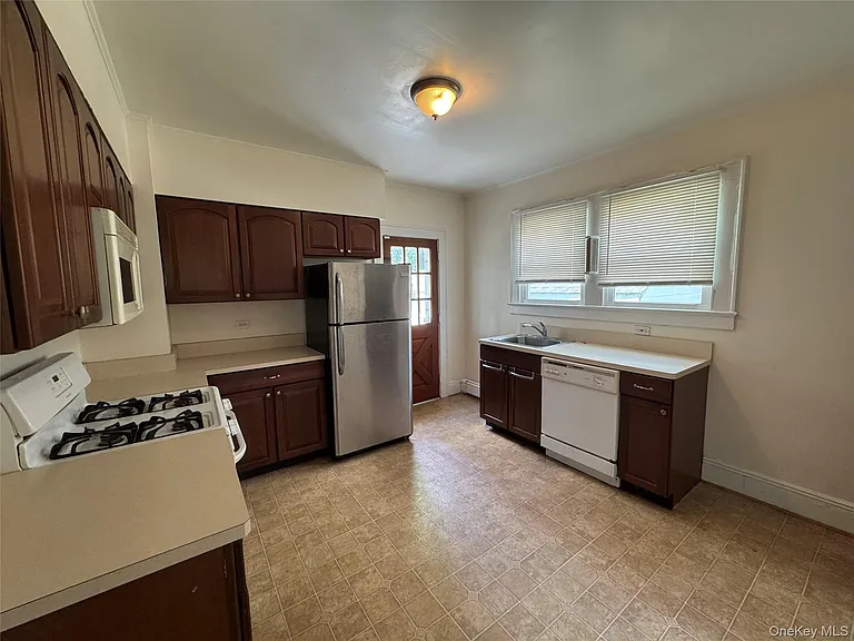 28 Sound Beach Ave — Photo 8