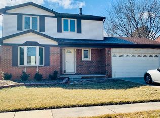 42523 Castle Ct, Canton, MI 48188