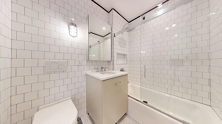 Rented by Bond New York | media 7