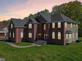 41 Emerald Rd, Robbinsville, NJ 08691