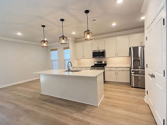 4th image of 2218 Sanibel Ln