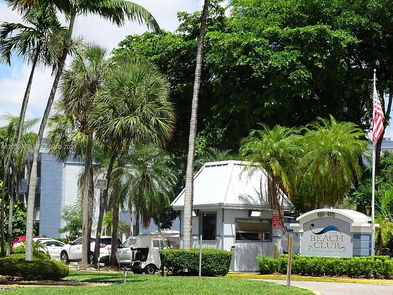 9359 N Fontainebleau Blvd #F109 — Photo 33