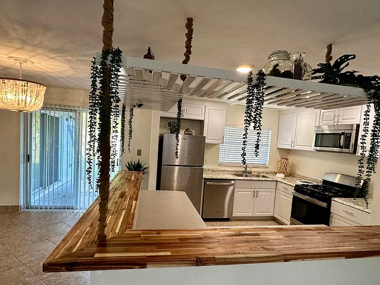 250 Andros Dr — Photo 5