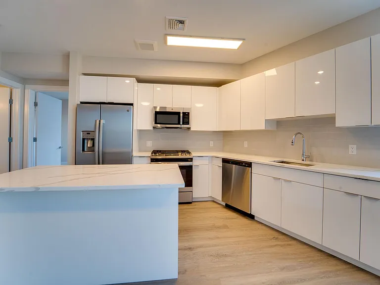 42 Spring St #307 — Photo 3
