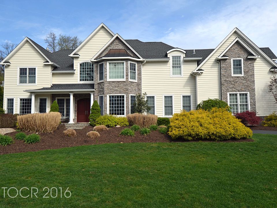 1st image of 711 Birchwood Dr