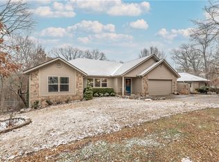 9 N Cerney Ln, Bella Vista, AR 72714
