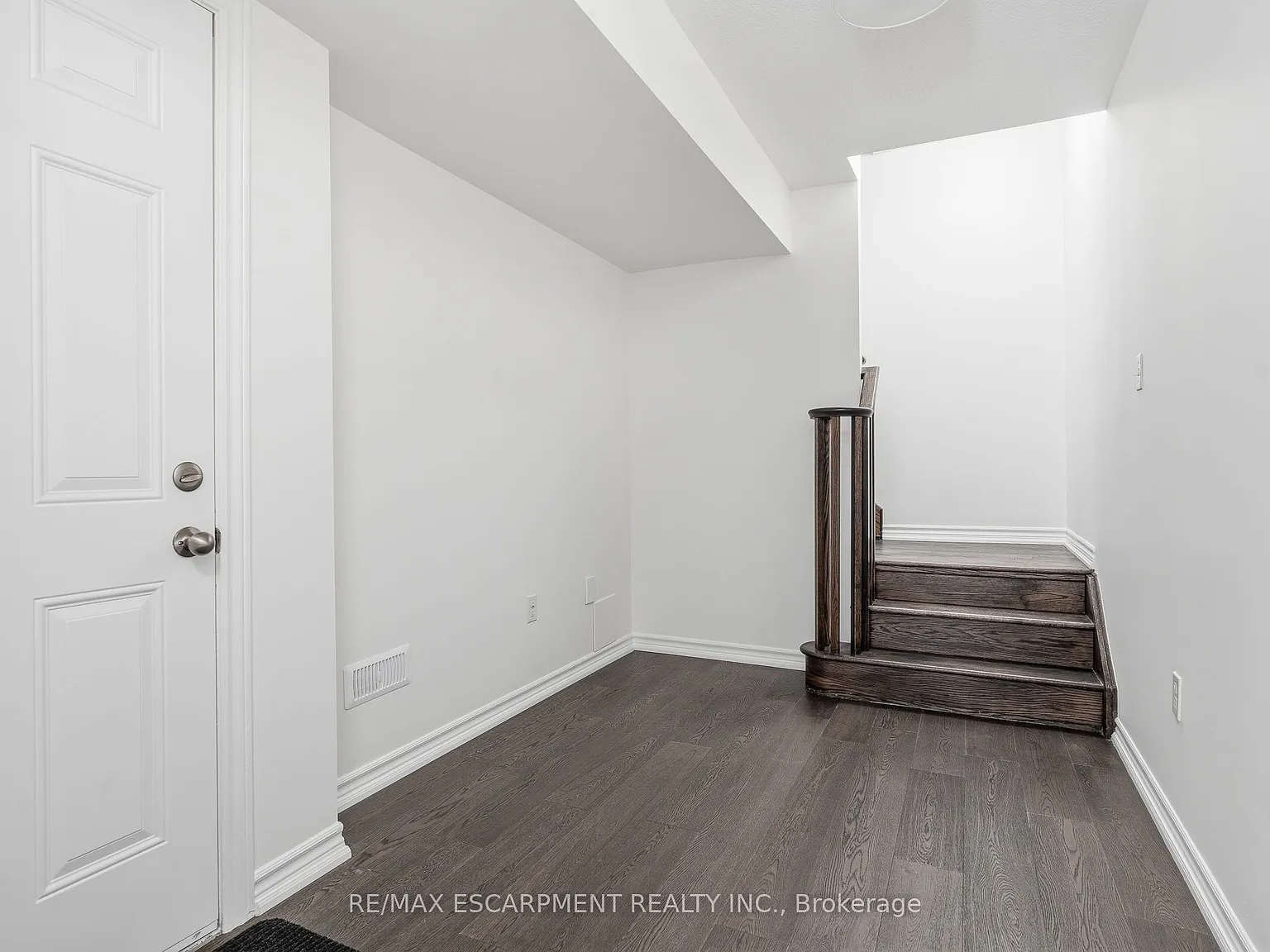 2 bed, $3,000 — Photo 3