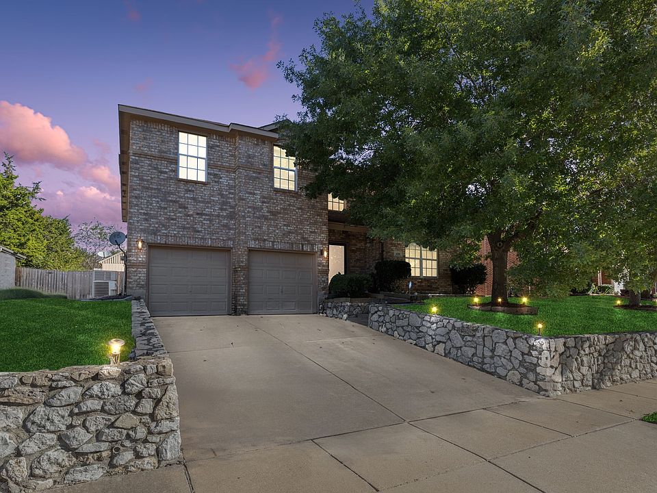 1st image of 429 Charming Ave