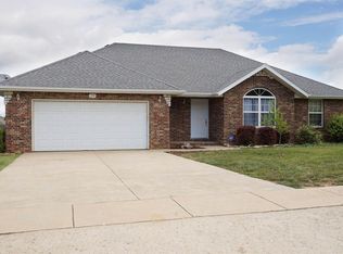 719 E Sidney St, Willard, MO 65781