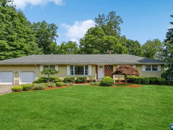 604 Woodland Ct, River Vale, NJ 07675